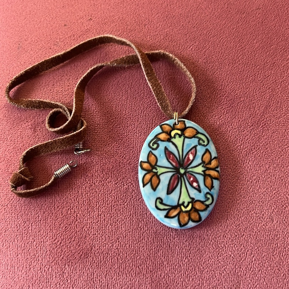 Vintage Hand-Painted Ceramic Floral Pendant Necklace - Picture 1 of 3